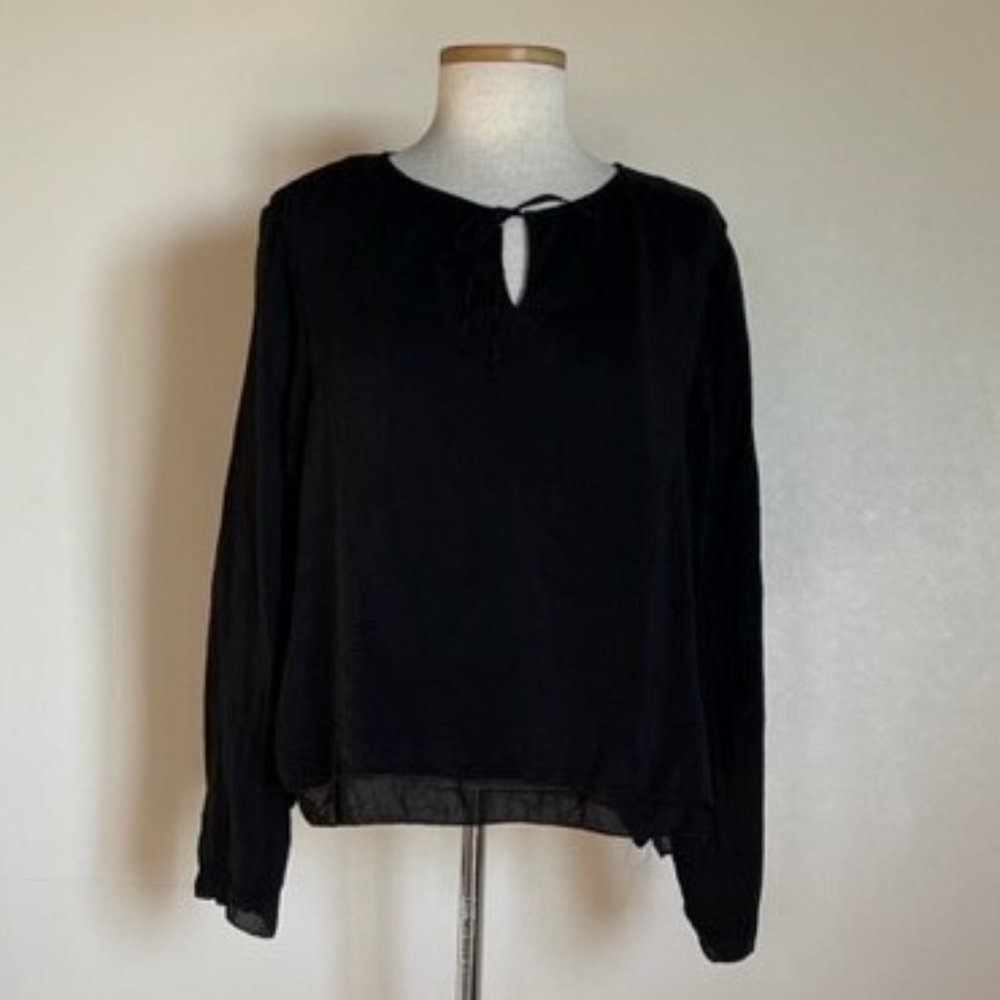 J.Jill Lightweight Black Two Layer Crinkle Blouse Tie Front Neckline sz L